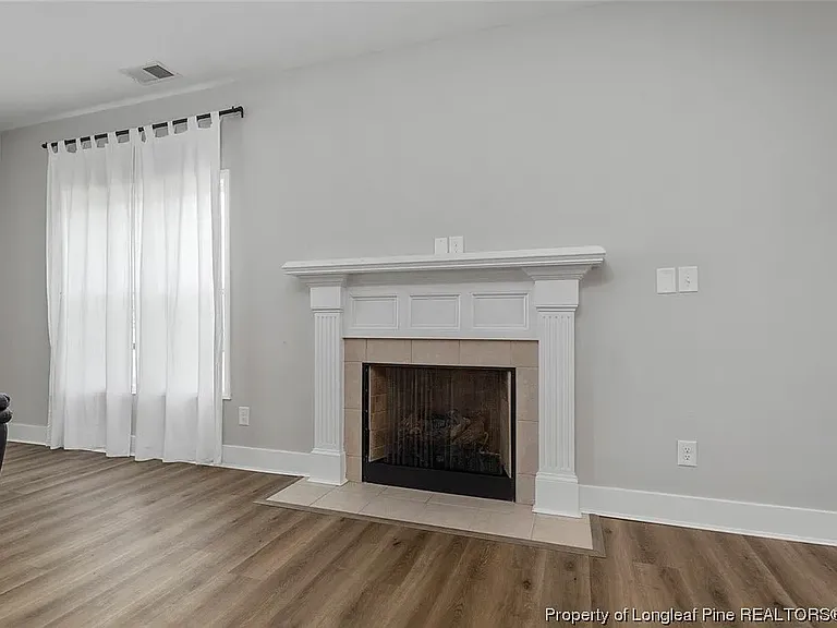 230 Marigold Ln — Photo 9