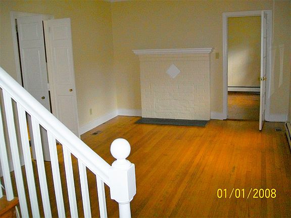 5th image of 914 Sabot St