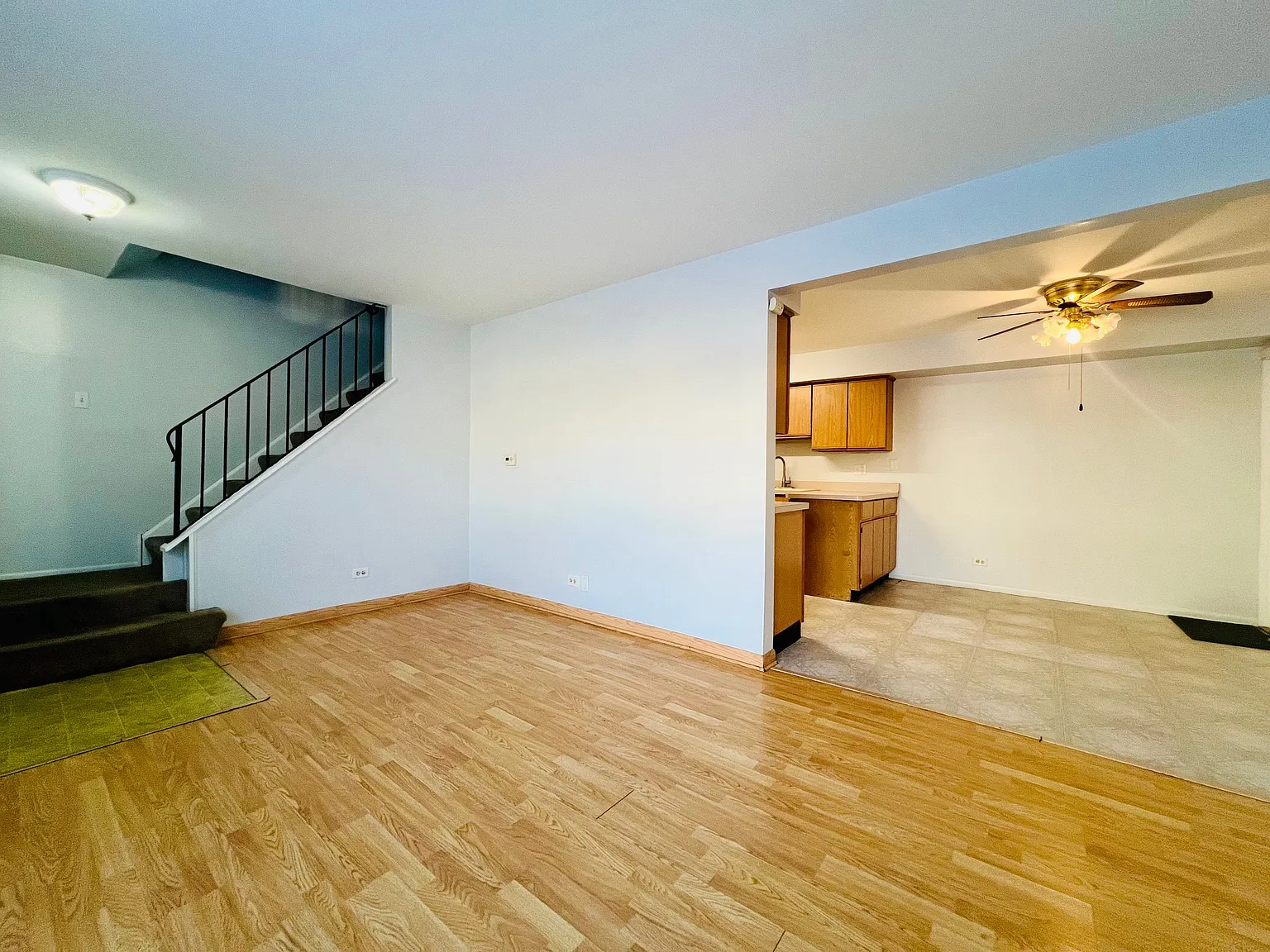 1303 Kingsbury Dr — Photo 3