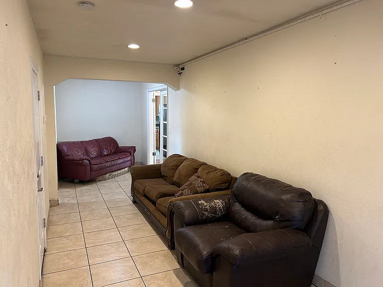 952 Pioneer Ave — Photo 17