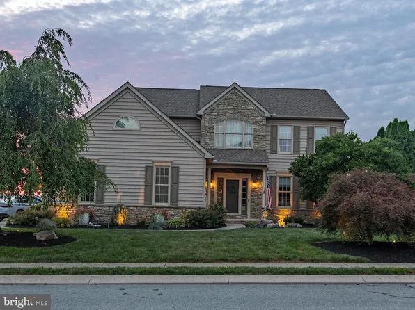 1345 Sterling Dr, York, PA 17404