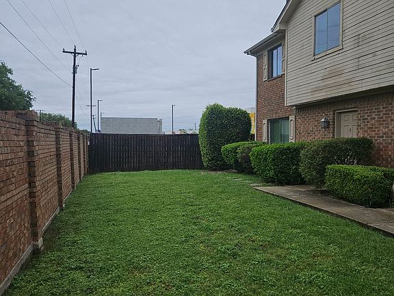 2nd image of 3931 N Garland Ave Unit 4
