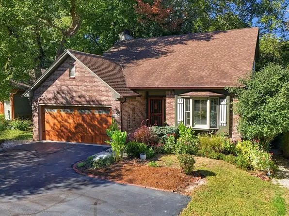 650 W Oak St, Zionsville, IN 46077