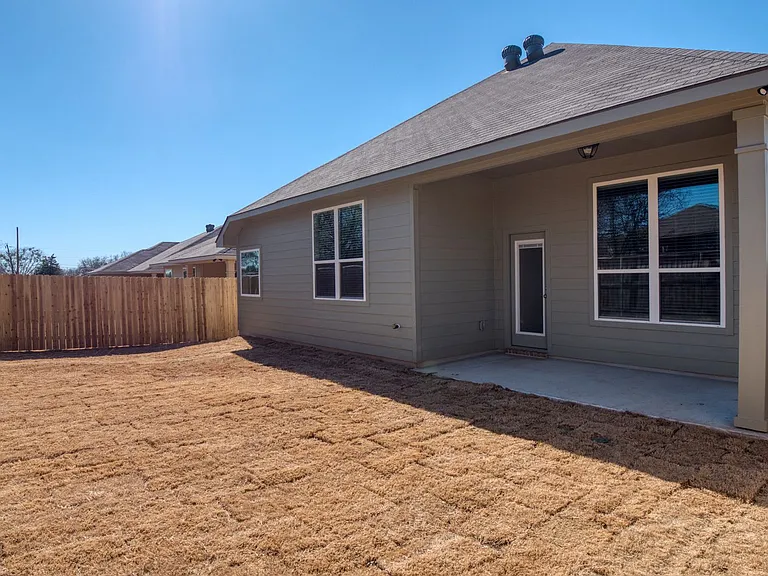 521 Fallbrook Dr — Photo 57