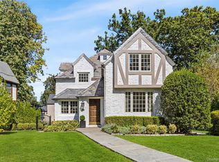 212 Pondfield Rd W, Bronxville, NY 10708