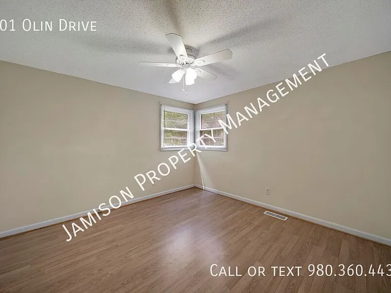 501 Olin Dr — Photo 14