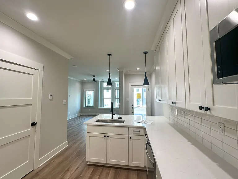 14 Walnut St NE #14 — Photo 14