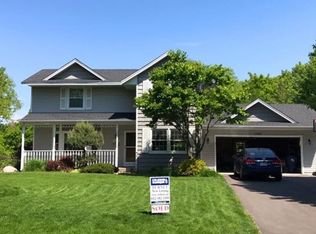 17450 Barrington Ct, Minnetonka, MN 55345