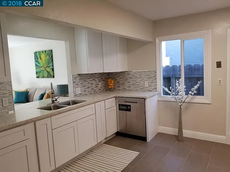 4226 Roosevelt Ave — Photo 1