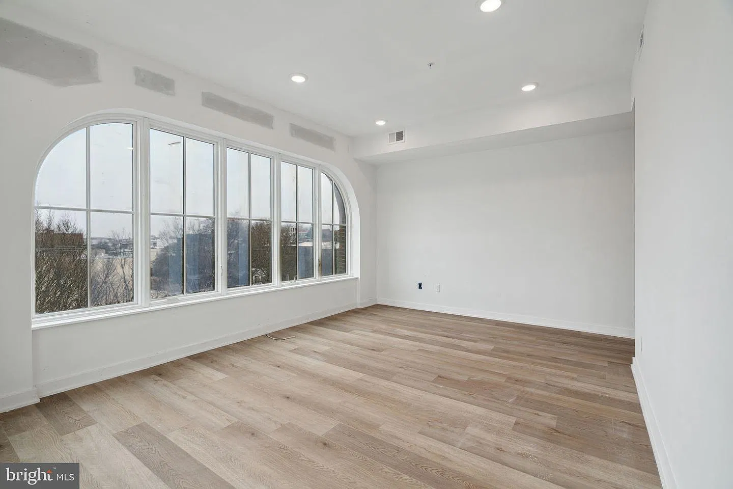 2 bed, 1000 sqft, $2,495 — Photo 3