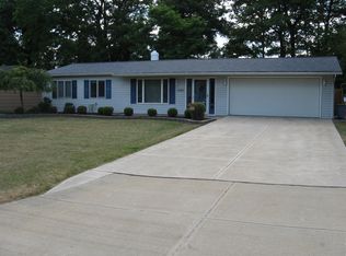 5762 Edgepark Dr, Brookpark, OH 44142