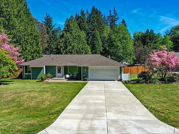 2nd image of 1135 Hillandale Drive E