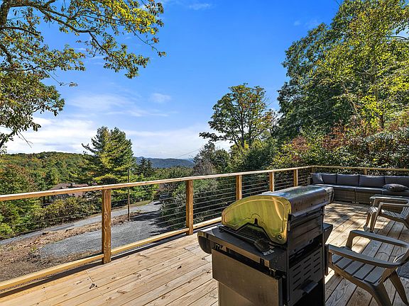 Upstairs deck, grill, and VIEWS!