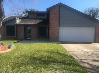 1 Ranch House Loop, Angleton, TX 77515