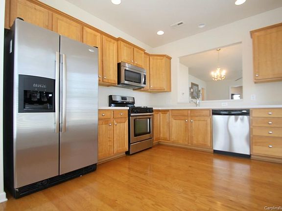 5th image of 1577 River Bend Blvd #1301