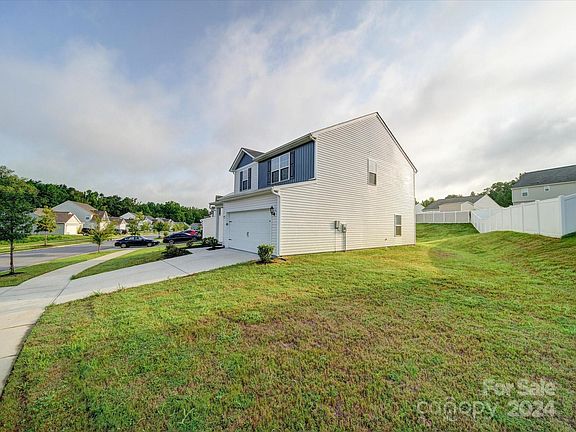 3rd image of 8603 Highgate Dr