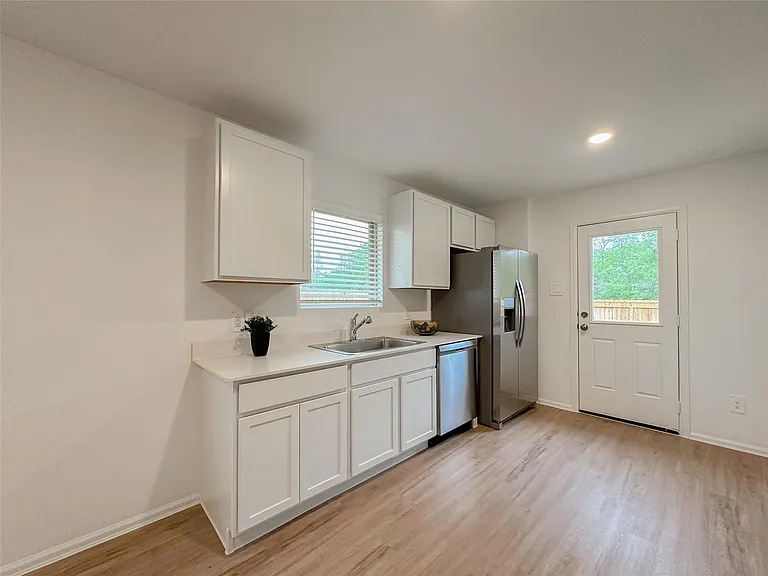 1515 Las Cuevas Dr — Photo 10
