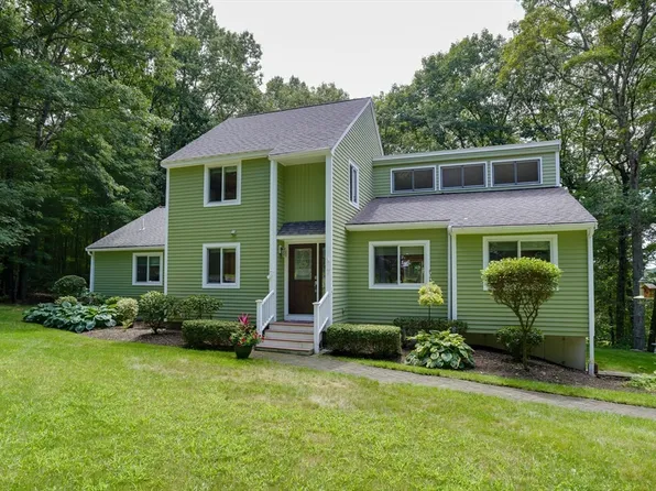7 Daniels Rd, Mendon, MA 01756