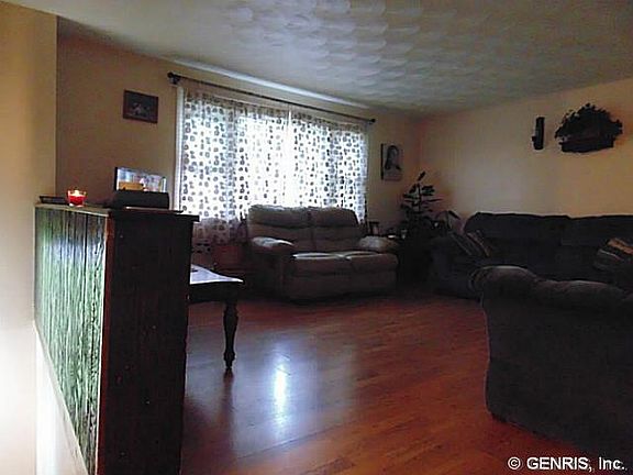5th image of 7674 Creekside Cir