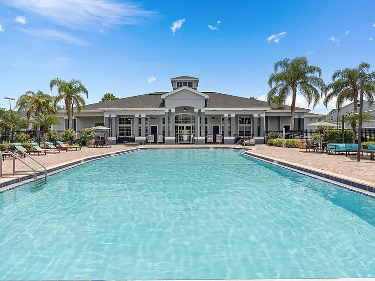 ARIUM Crowntree Lakes — Photo 24