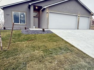 1327 SE 9th St, Hermiston, OR 97838