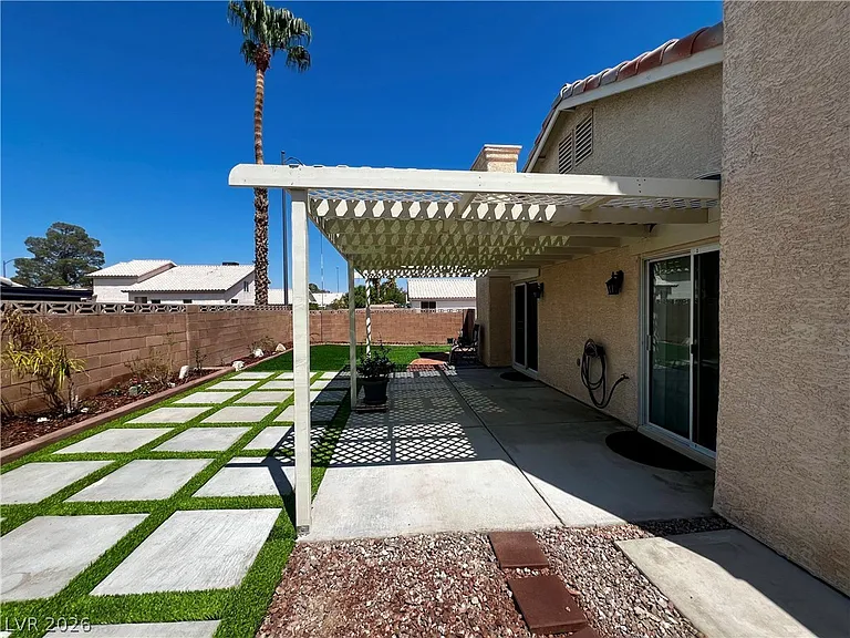 7100 Village Shore Ct — Photo 23