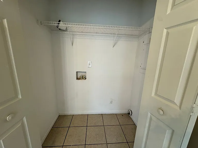 7822 Guthrie Ln — Photo 10