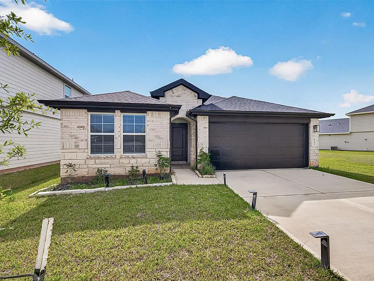 4222 Zeke Estates Ln — Photo 3
