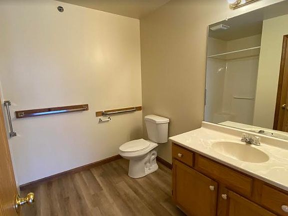 4th image of 1941 Western Ave #1108
