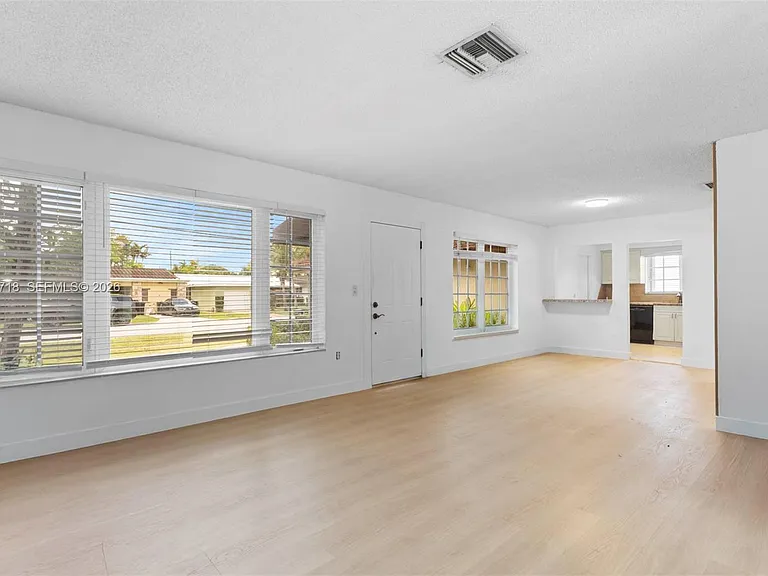 9125 Carlyle Ave — Photo 7