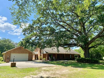 104 Baucum Rd, Carriere, MS, 39426