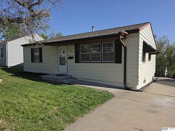 3rd image of 8029 Main St