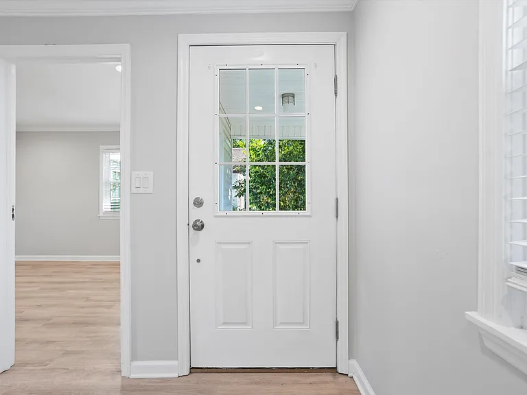 531 1/2 Pershing Dr — Photo 4