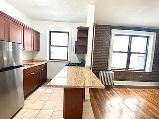 1st image of 21-24 Crescent St #6