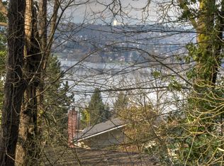 8233 Merrimount Dr, Mercer Island, WA 98040