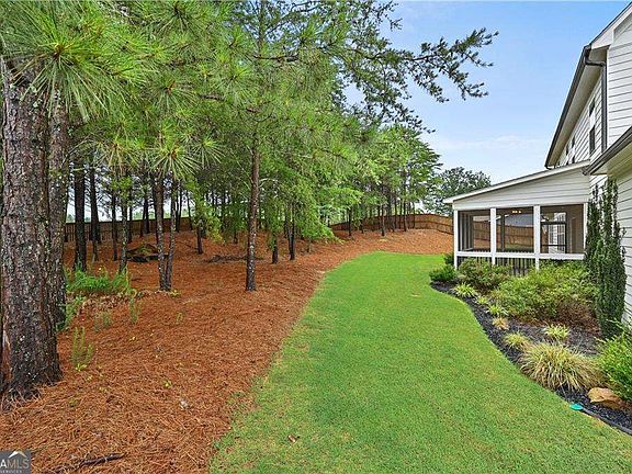 4th image of 450 Parkbrook Way