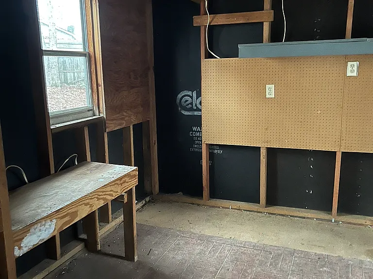 100 Rollingwood St — Photo 14