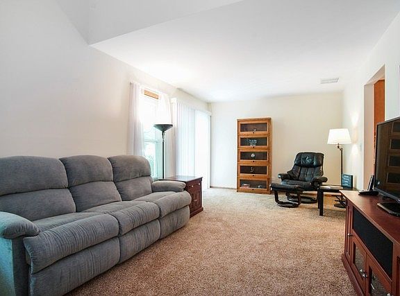 5th image of 2024 N Charter Point Dr