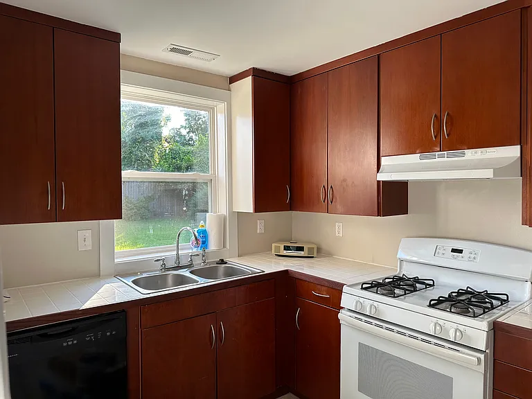 5 Briarcliff Dr — Photo 6