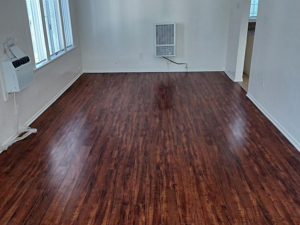 1st image of 3983 1/2 Denker Ave