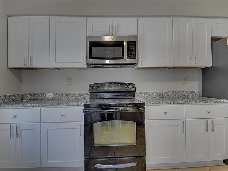 657 Aubrey Dr — Photo 7