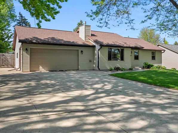2545 Wildflower Row, Green Bay, WI 54311