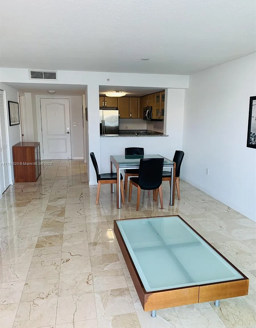 1 bed, 791 sqft, $3,100 — Photo 2