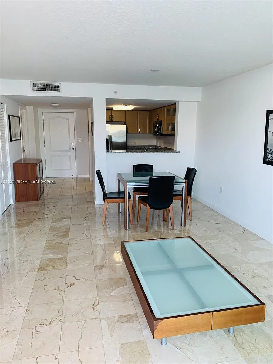 Building Photo - 2101 Brickell Ave #1803