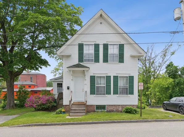 20 Green Street, Winthrop, ME 04364