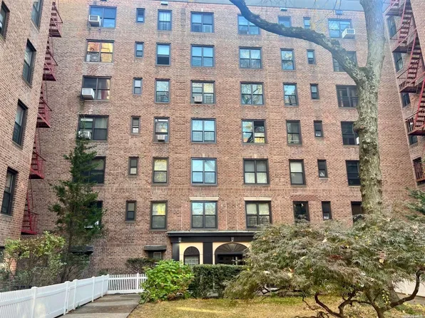 83-20 98 Street #4J, Woodhaven, NY 11421