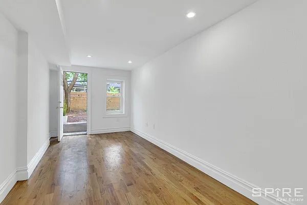 Rented by Spire Group | media 9