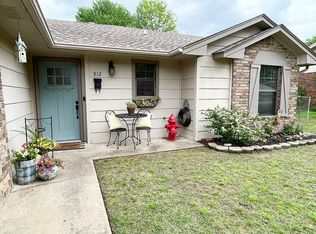 812 Cumberland Dr, Muskogee, OK 74403