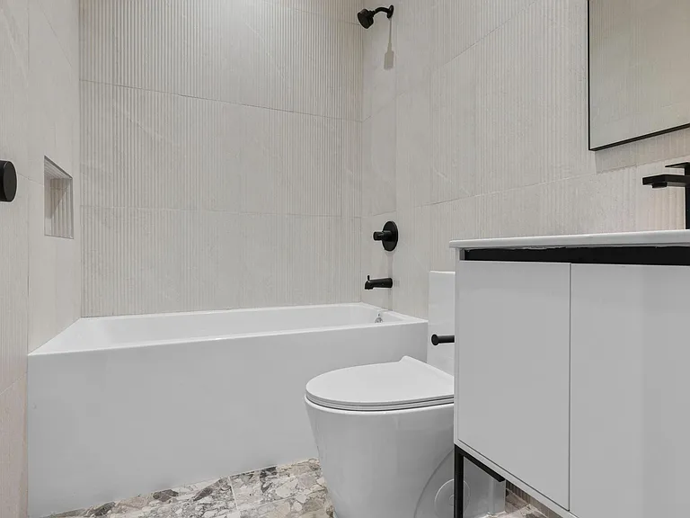 1080 Rogers Ave #4R — Photo 11