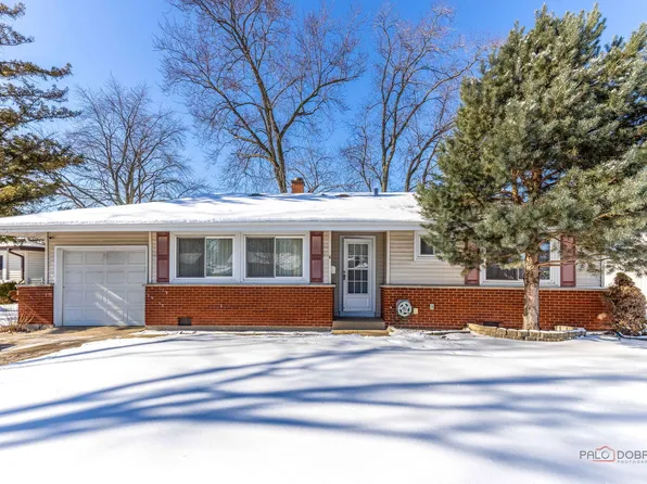 6 Forest Ln, Elk Grove Village, IL 60007